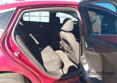 2019 Chevrolet Malibu Lt from USA, damaged, VIN 1G1ZD5ST5KF107201